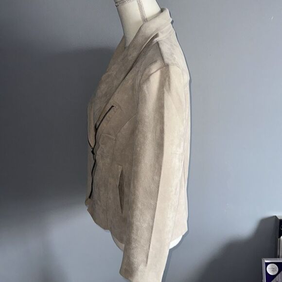 Carmen Marc Valvo Faux Suede Drape Moto Jacket! - Picture 4 of 13